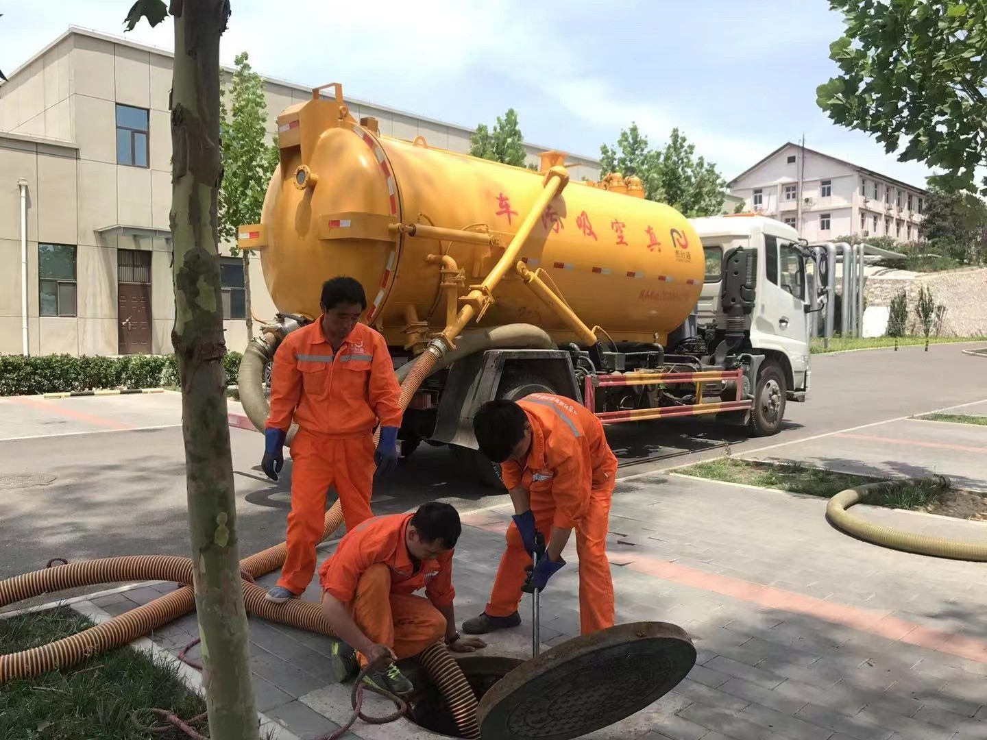 巢湖化粪池清理与5-8吨吸粪车施工效率分析